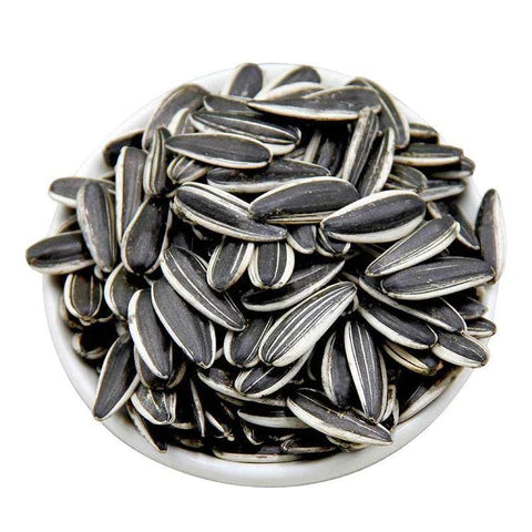 Raw Sunflower Seeds in Shell, Fresh, Crunchy and Nutty Snack for on-the-go, Preservative-free, Great Source of Protein, Fiber, Essential Minerals & Vitamins. Whole Unhulled Seeds in Bulk