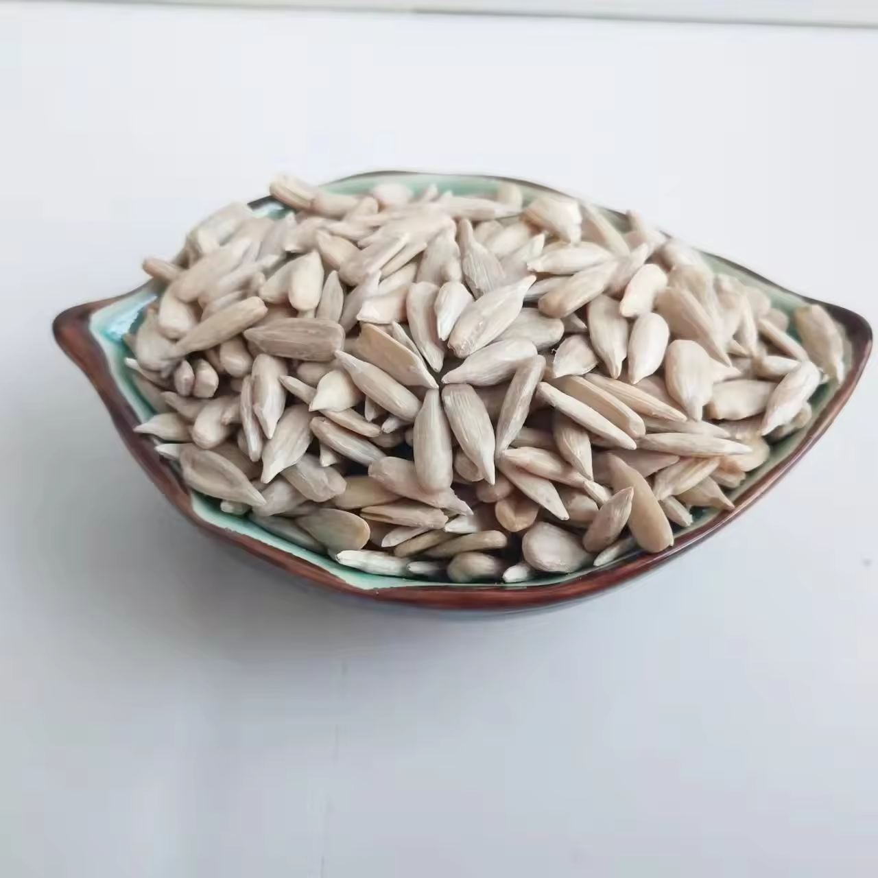 China Li Niu Niu Food Factory wholesale Chinese Non GMO High Quality Good Price Organic Raw 363 Sunflower Seeds kernels