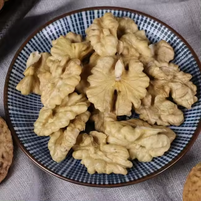 OEM ODM China Li Niu Niu Food Factory wholesale Raw Top Grade walnuts High quality and low price