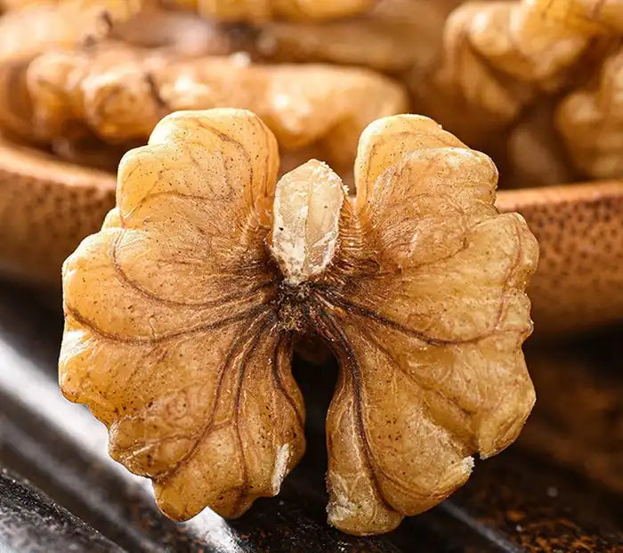 Walnuts “Current New Crop" In shell choice Nut, Number one quality - Packed in a Bag - Low-Carb, High-Protein & Easy to Crack Healthy Vegan, Keto Friendly Snack