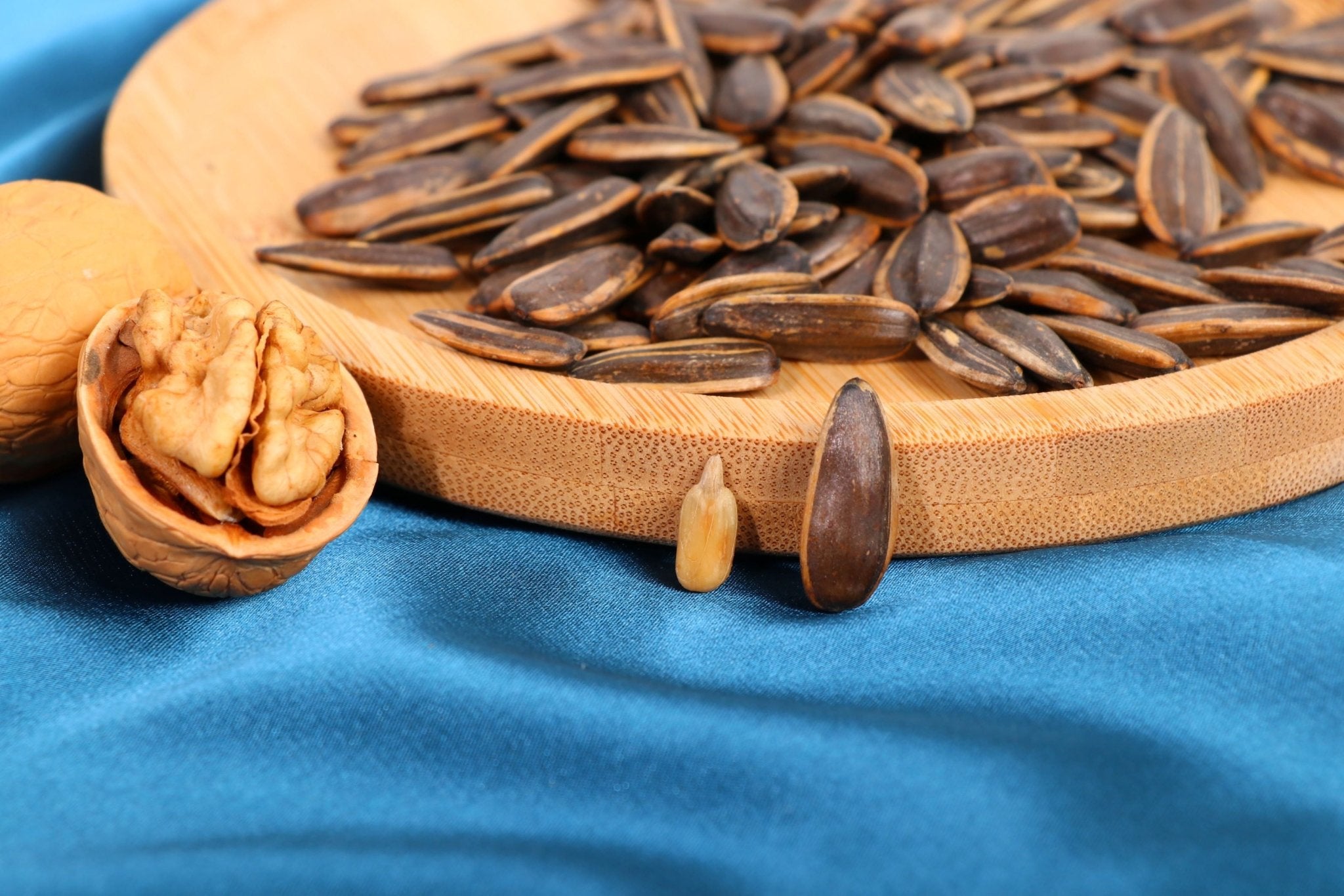 Unsalted Roasted Jumbo Whole Sunflower Seed In Shell Top Healthy Superfood Snack, Non GMO, Dry Roast, No Oils, No Preservatives, Resealable Bag, Gluten Free, Vegan