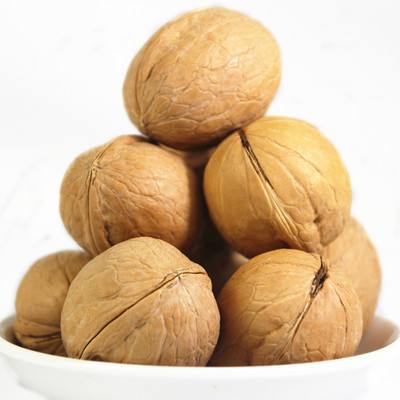 NUTS U.S. - Walnuts In Shell | Grown and Packed in California | Jumbo Size and Chandler Variety | Fresh Buttery Taste and Easy to Crack | Non-GMO and Raw Walnuts in Resealable Bags